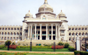 Vidhana-Soudha-700