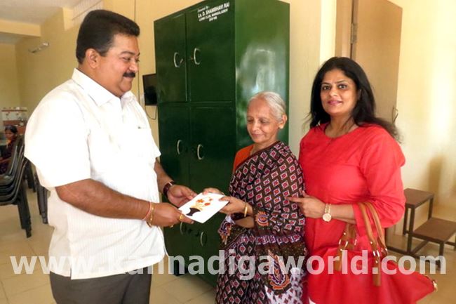 Harish Sherigar Donates a sum of Rs 15 Lakhs Mangalore-2016-Derlakatte_Ashram_35-009