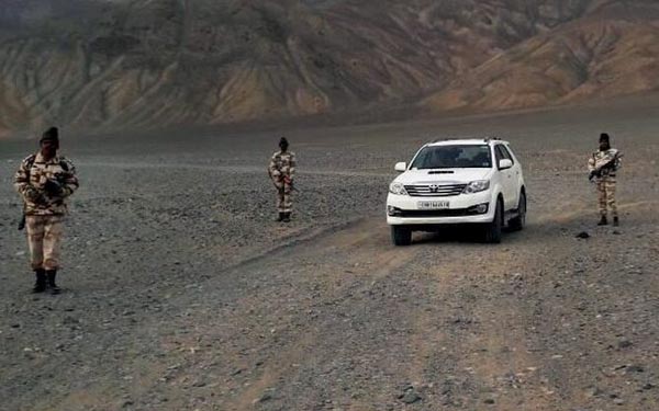 New Delhi: ITBP troops with their brand new SUV at forward areas along the China border. PTI Photo (Eds advised to see the story under DEL 19)(PTI5_15_2016_000070B)