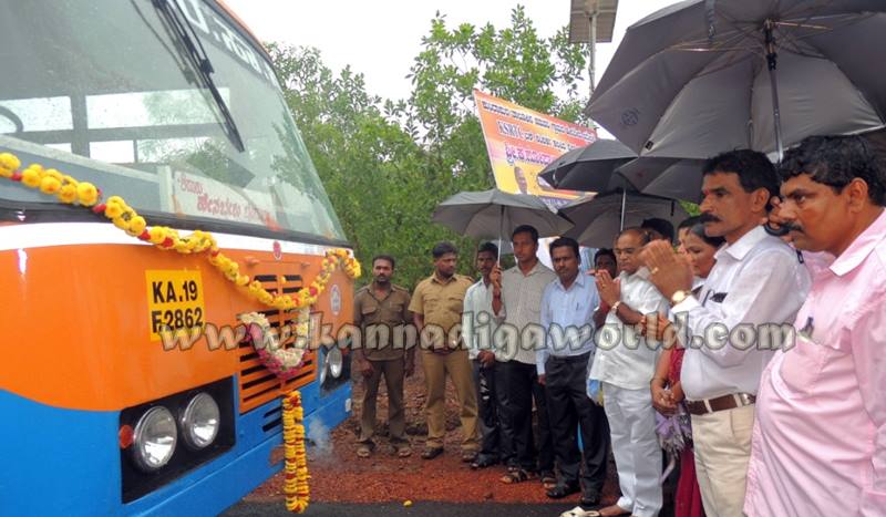 Byndoor_Henaber Akashata_Village Govt Bus (1)