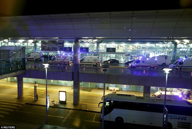 Istanbuls Ataturk airport -35C3BF7000000578-3664710-Some_30_ambulance_crews_have_arrived_at_the_airport_after_the_bl-a-10_1467156129025