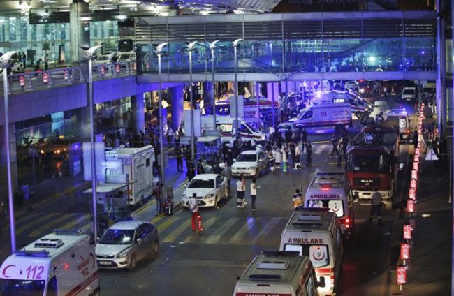 Istanbuls Ataturk airport -Turkey-Airport-Blasts-1-620x404