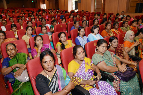 twnhll_drugs_jatha_13