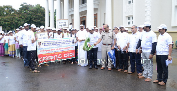 twnhll_drugs_jatha_25