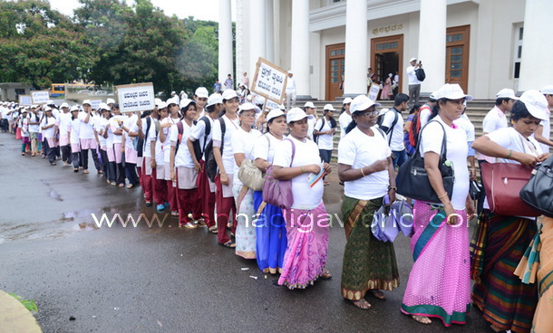 twnhll_drugs_jatha_27