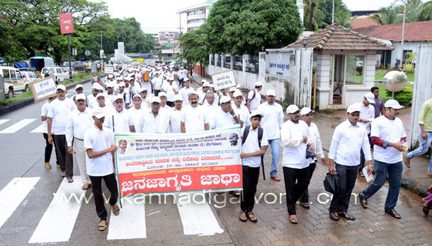 twnhll_drugs_jatha_30