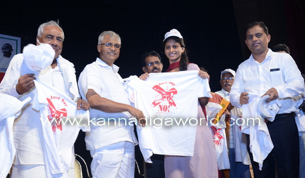 twnhll_drugs_jatha_4