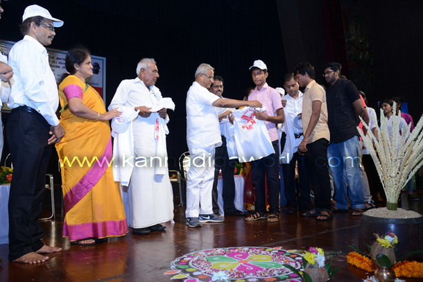 twnhll_drugs_jatha_6