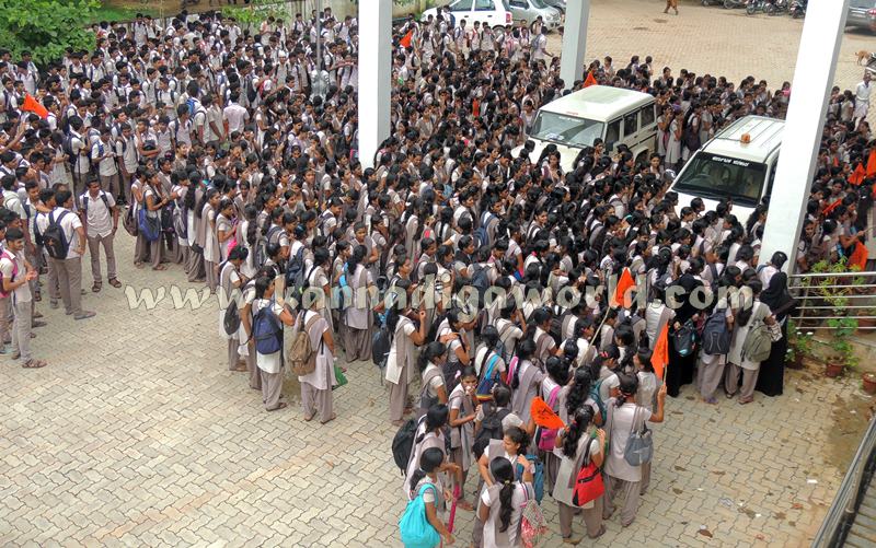 ABVP_Protest_Kundapura (15)