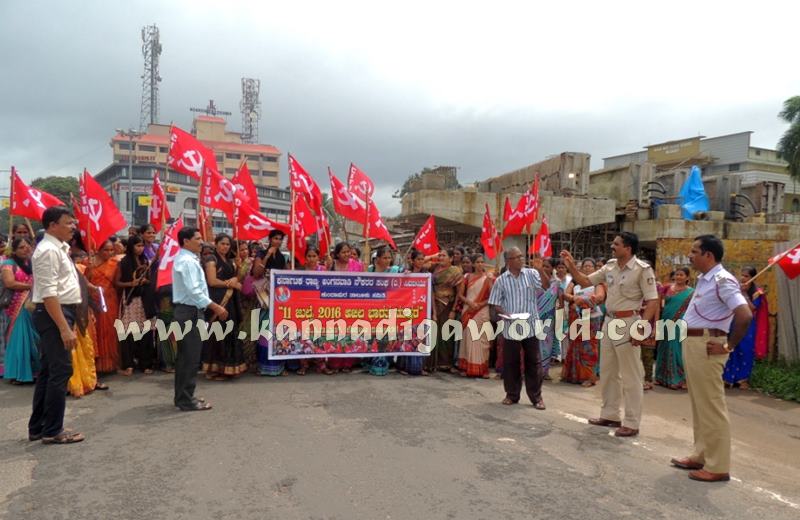 Anganavadi_Noukara_Protest (1)