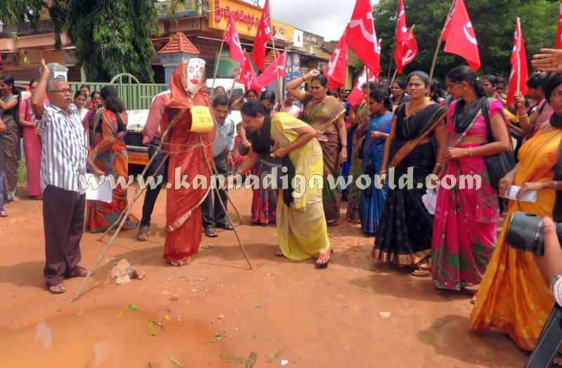 Anganavadi_Noukara_Protest (6)