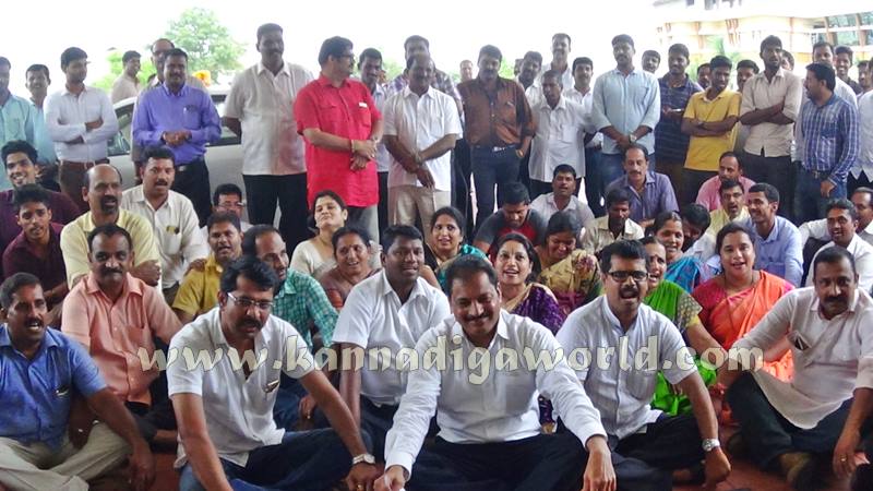 Udupi_BJP PRotest_Dysp (7)