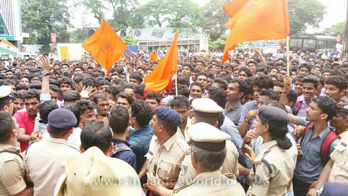 ABVP_protest_photo_8