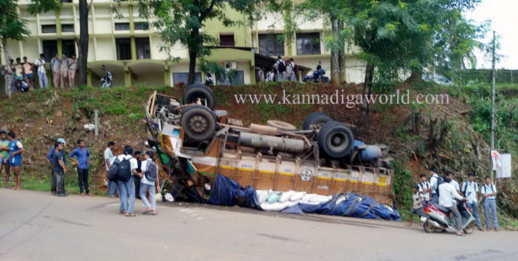 Bantwala_Lory_Palty_1