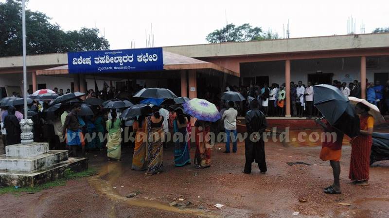 Byndoor_94C_Protest (2)