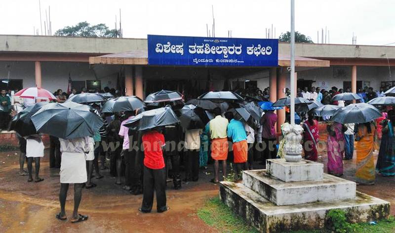 Byndoor_94C_Protest (4)