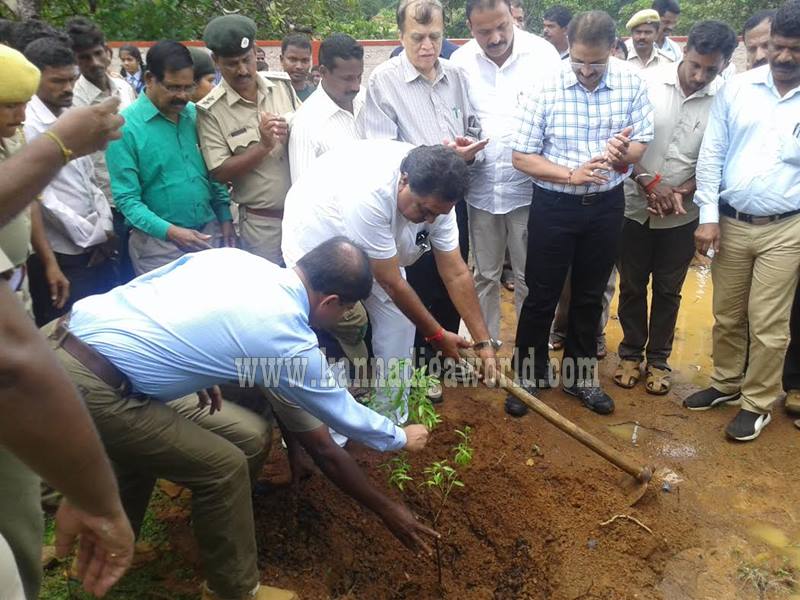 Ramanath Rai_Inagurates_Shri Gandha Vana (1)