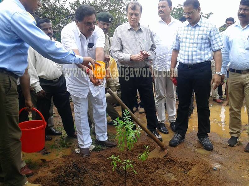 Ramanath Rai_Inagurates_Shri Gandha Vana (2)