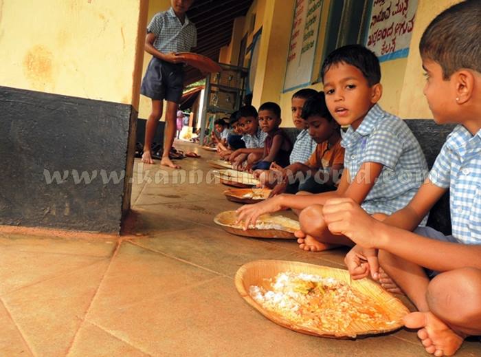 Siddapura_School Childrens_Protest (1)