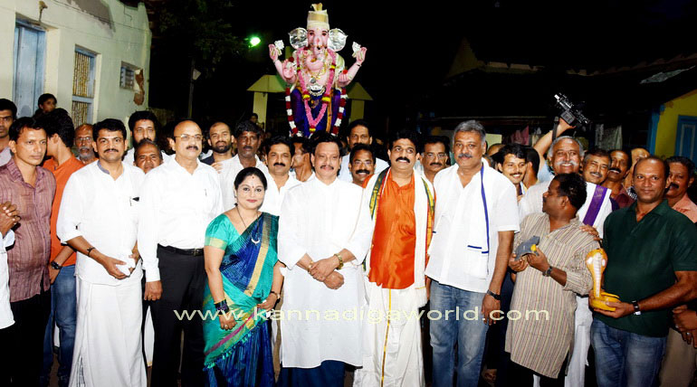 Bunts_Ganesh_strat_4